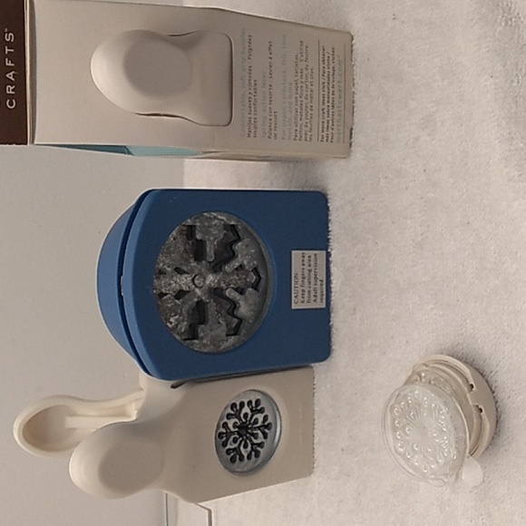 2 Martha Stewart scrapbooking craft paper punch plus one Marvy paper punch - Picture 4 of 6